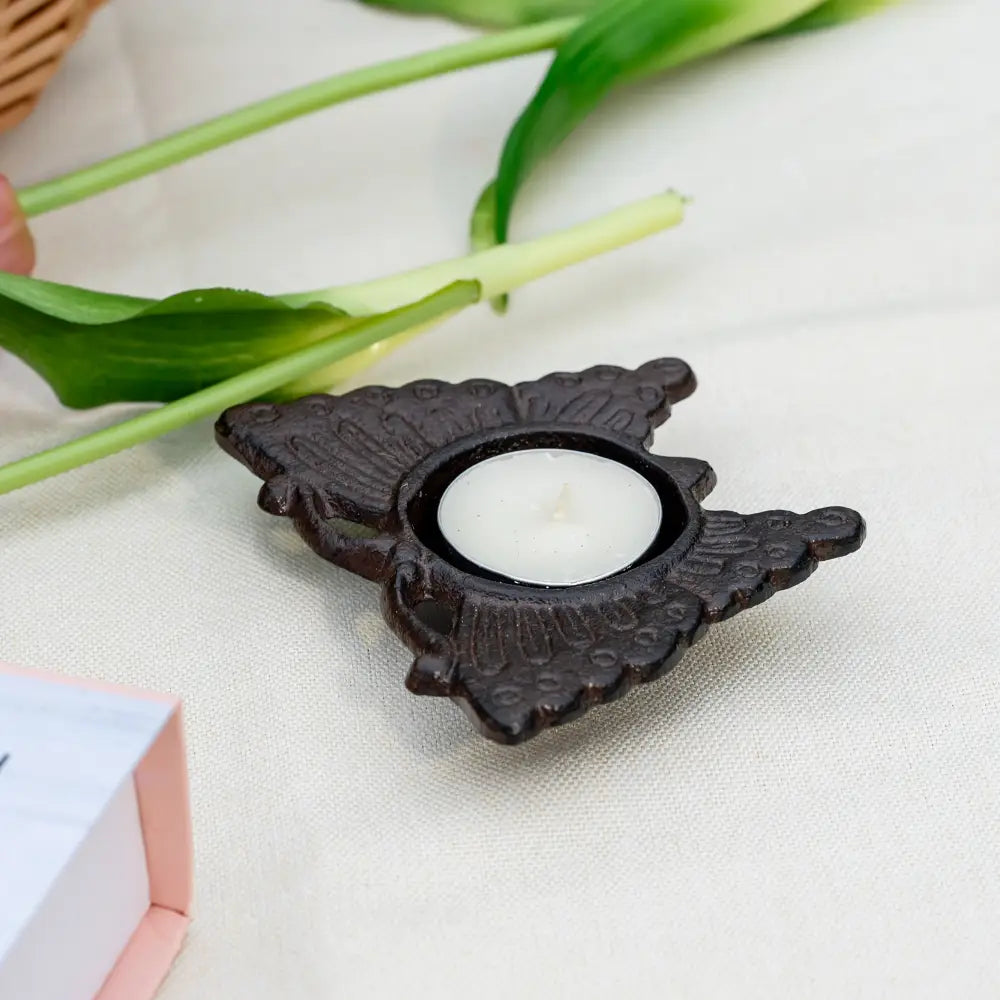 Ancien bougeoir métal patiné pour une décoration vintage