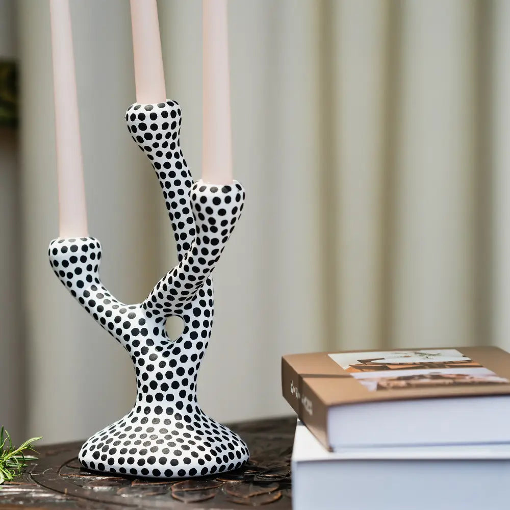 Bougeoir céramique Pique-Pois motif à pois noirs sur fond blanc