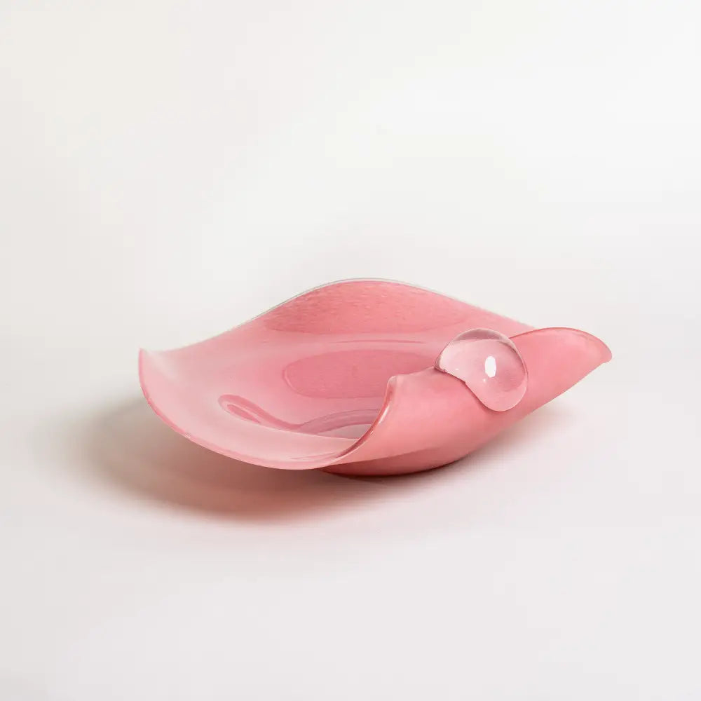 Détail du verre soufflé rose poudré du vase déco design Brume Rose Enchantée