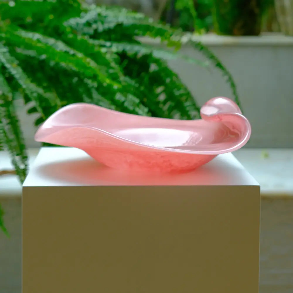 Vase déco design Kolviva, création originale au style sculptural et lumineux.