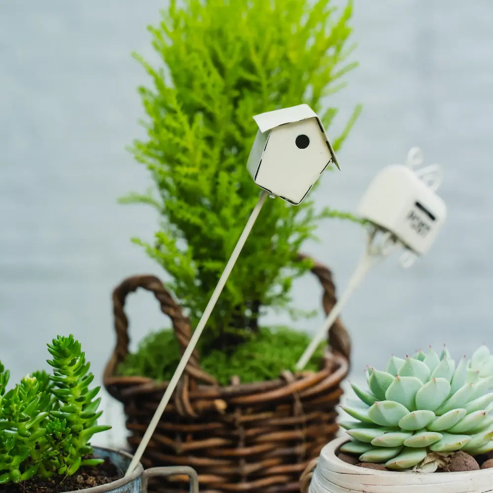 Decoration pot de fleurs – Lot de 2 piques décoratives pour jardinière avec un petit oiseau en métal.