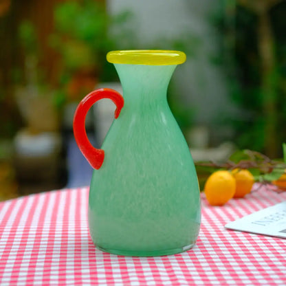 Mini vase soufflé à la main, parfait pour fleurs séchées ou petites tiges.