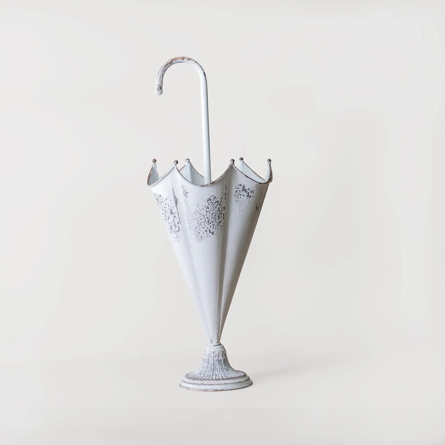 pots de fleur en métal blanc forme parapluie