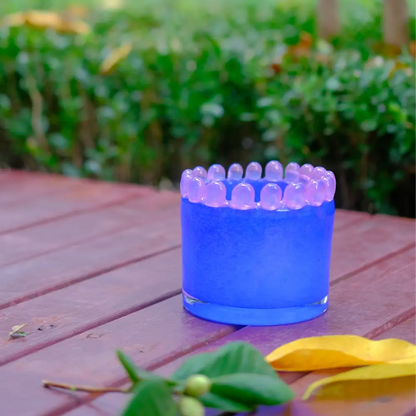 Vase moderne Kolviva, design contemporain et bord perlé original.