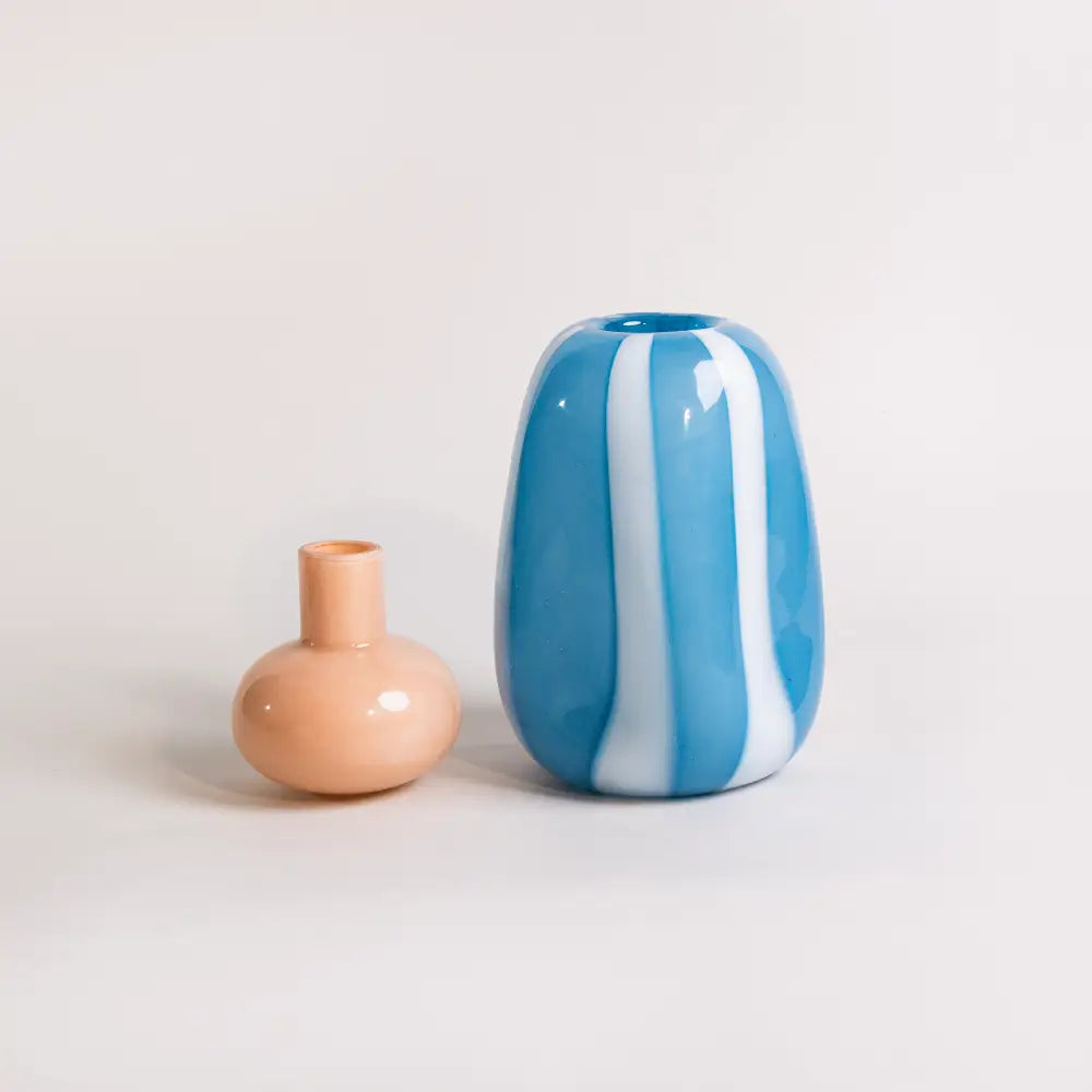 vase décoratif moderne rayé pour fleurs coupées