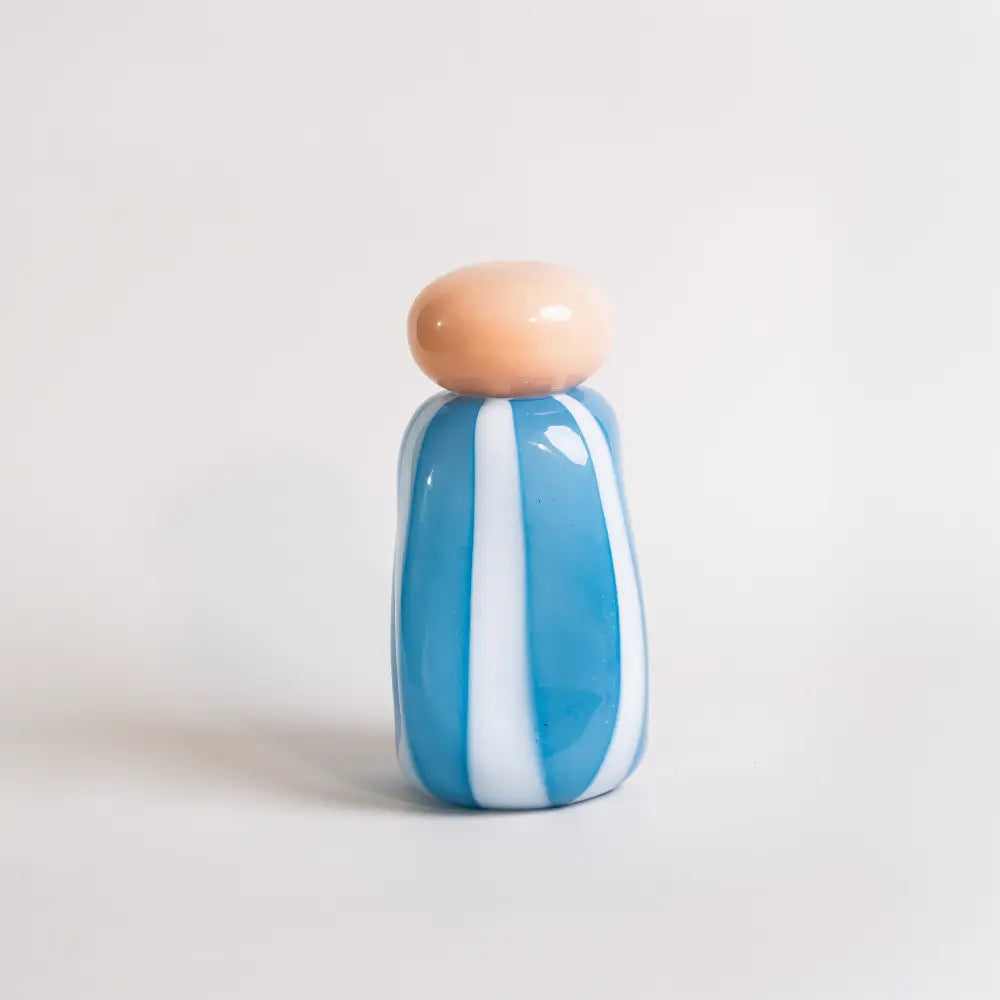 vase rayé bleu en verre soufflé avec bouchon beige