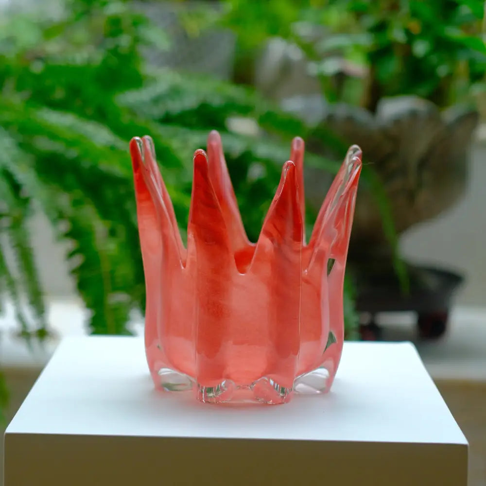 Vases et fleurs contemporains Kolviva, formes sculpturales et artistiques.